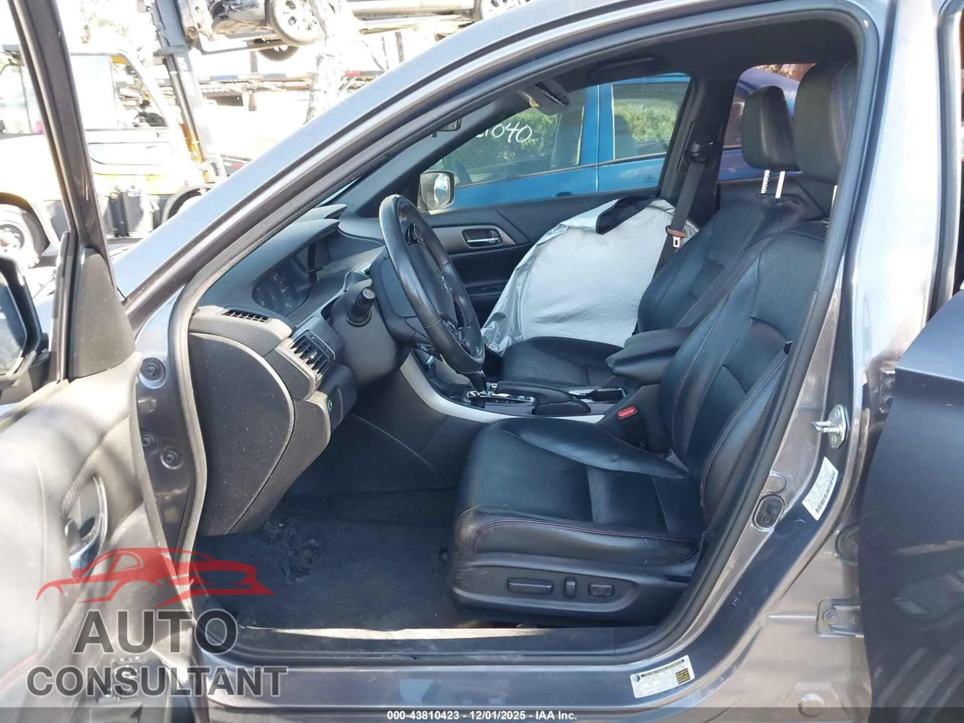 2017 HONDA ACCORD Damaged VIN 1HGCR2F1XHA273730 – interior seats