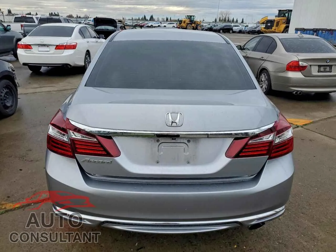 2017 HONDA ACCORD Damaged VIN 1HGCR2F37HA013142 – engine bay