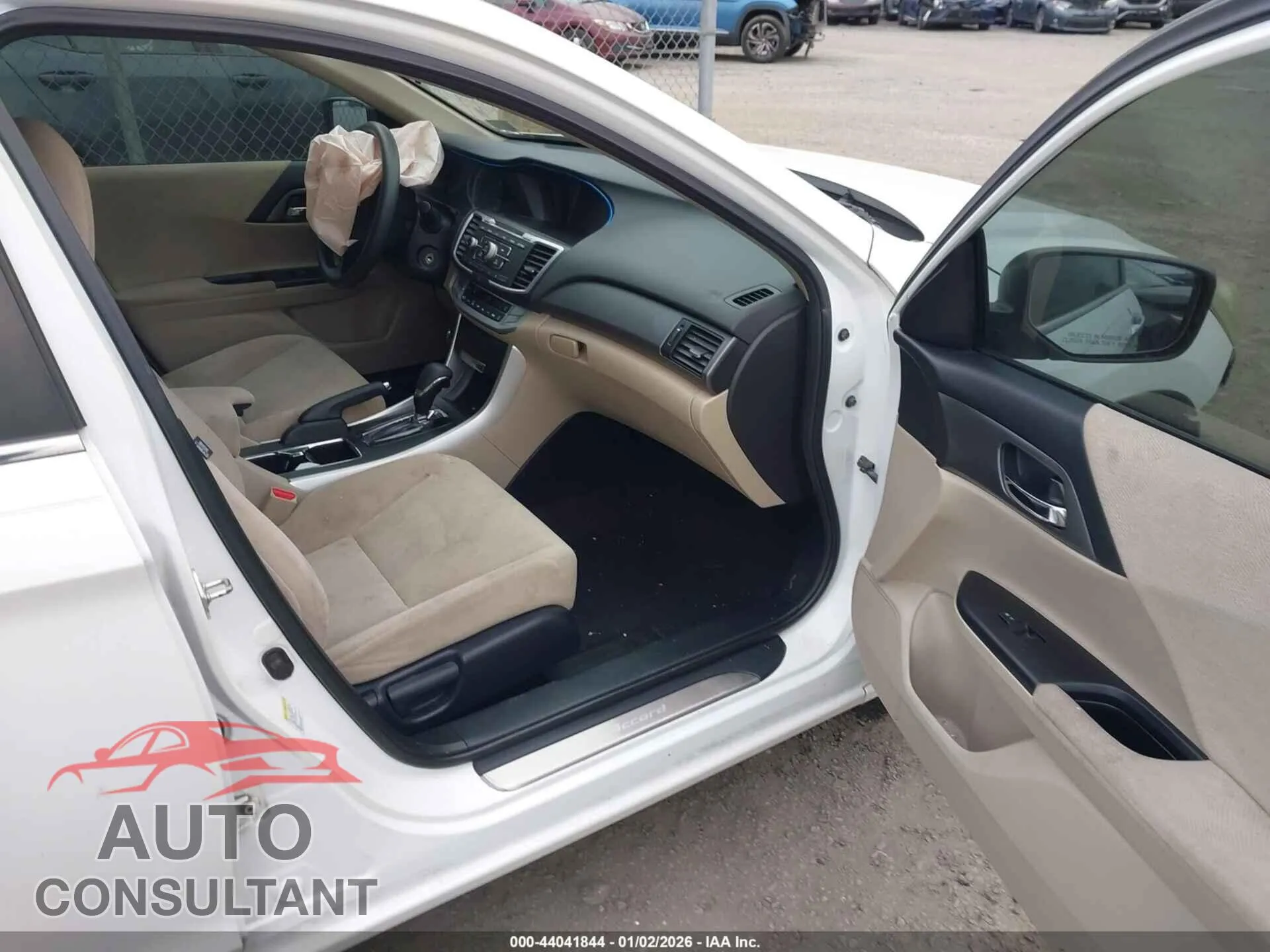 2013 HONDA ACCORD Damaged VIN 1HGCR2F3XDA103007 – interior seats