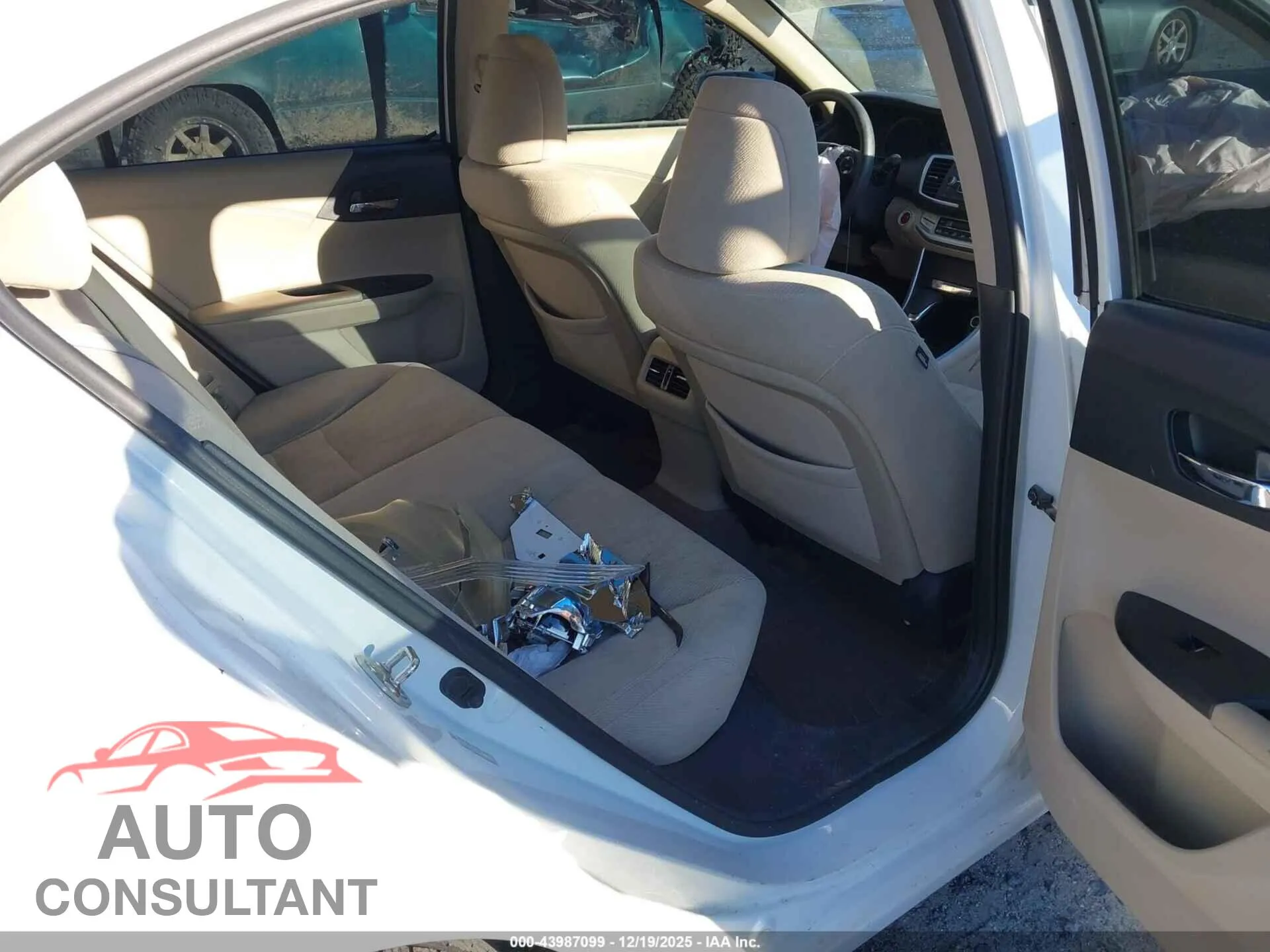 2014 HONDA ACCORD HYBRID Damaged VIN 1HGCR6F33EA001167 – undercarriage