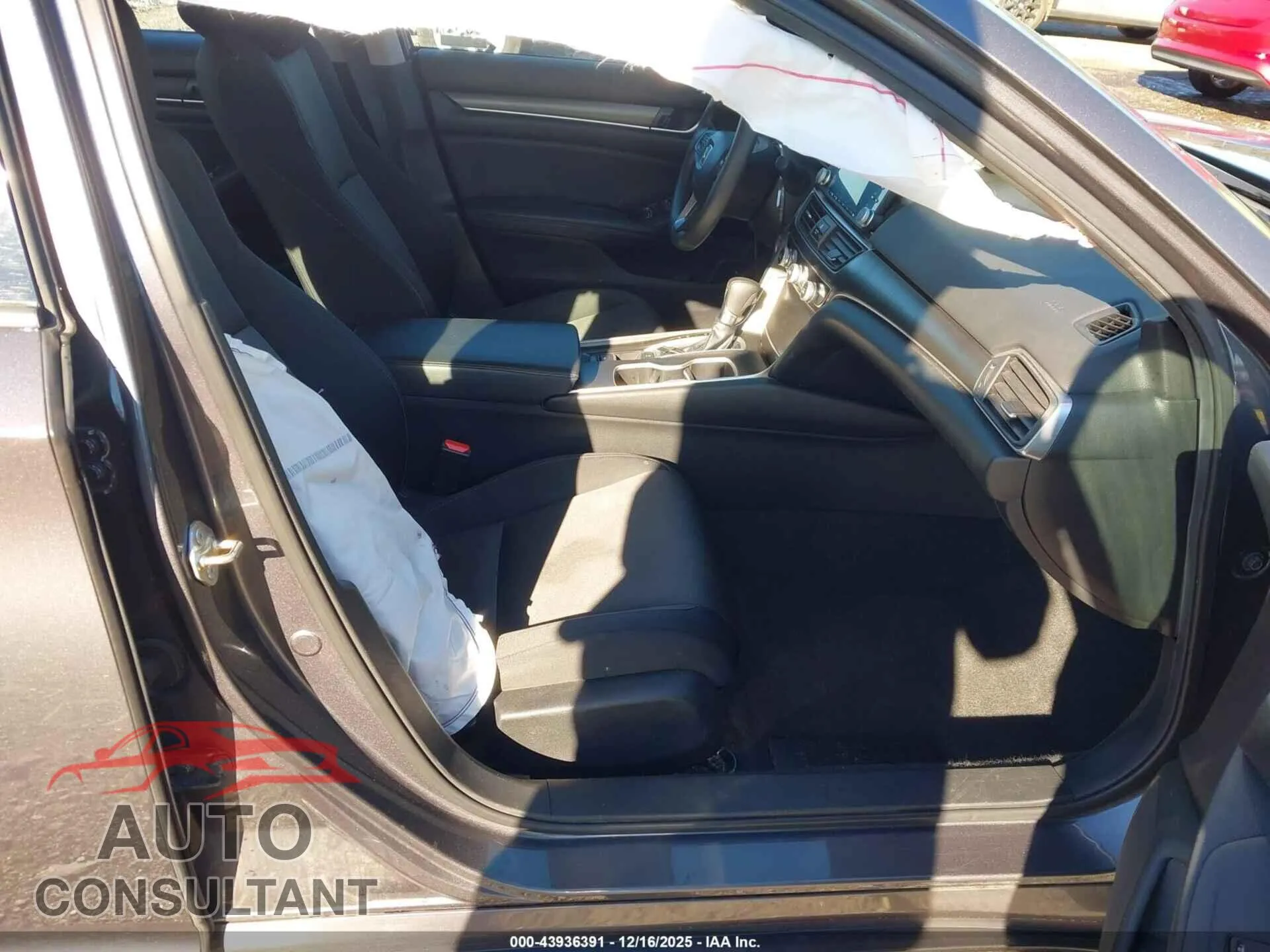 2018 HONDA ACCORD Damaged VIN 1HGCV1F16JA086416 – interior seats
