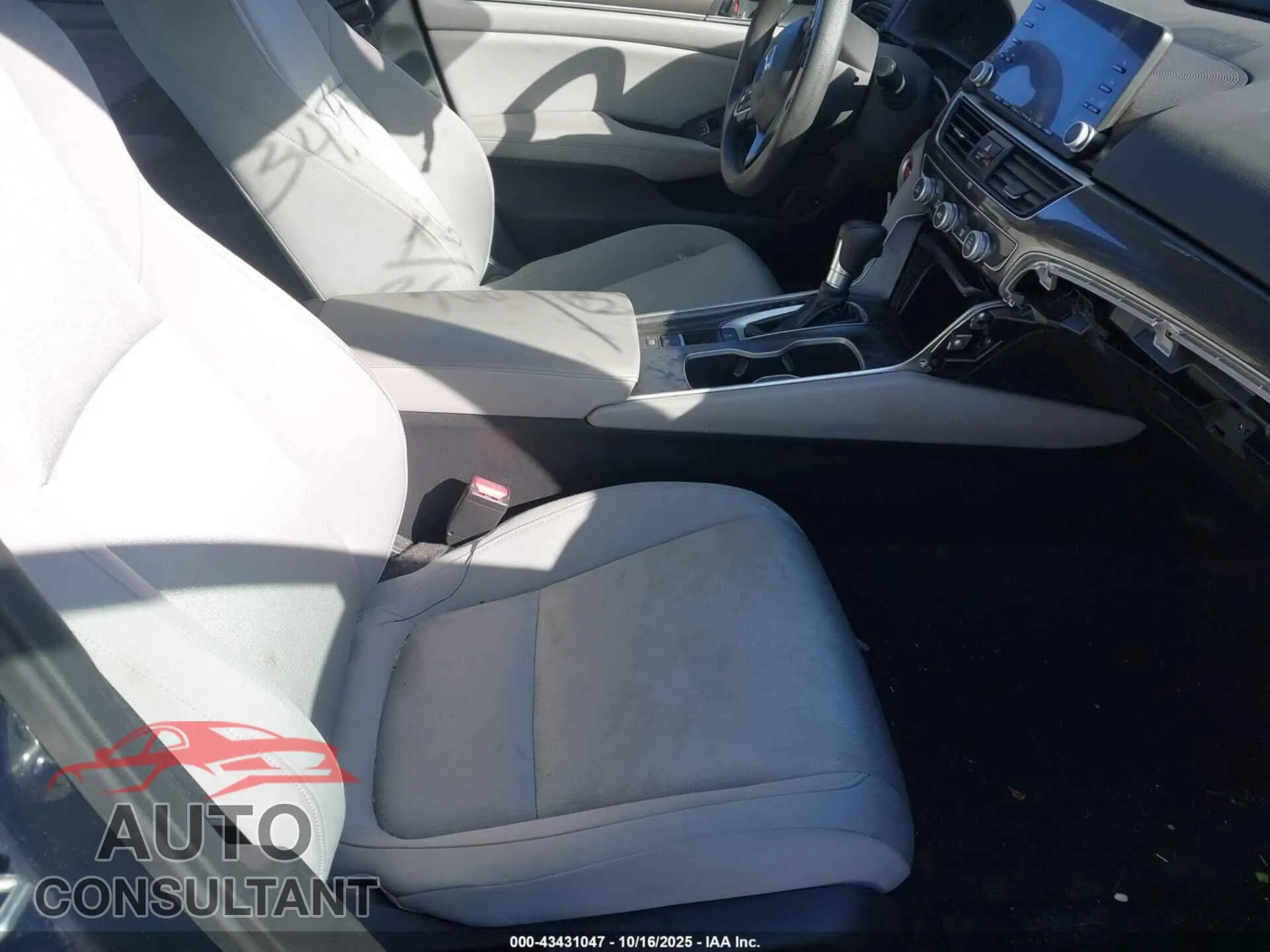 2018 HONDA ACCORD Damaged VIN 1HGCV1F18JA069178 – interior seats