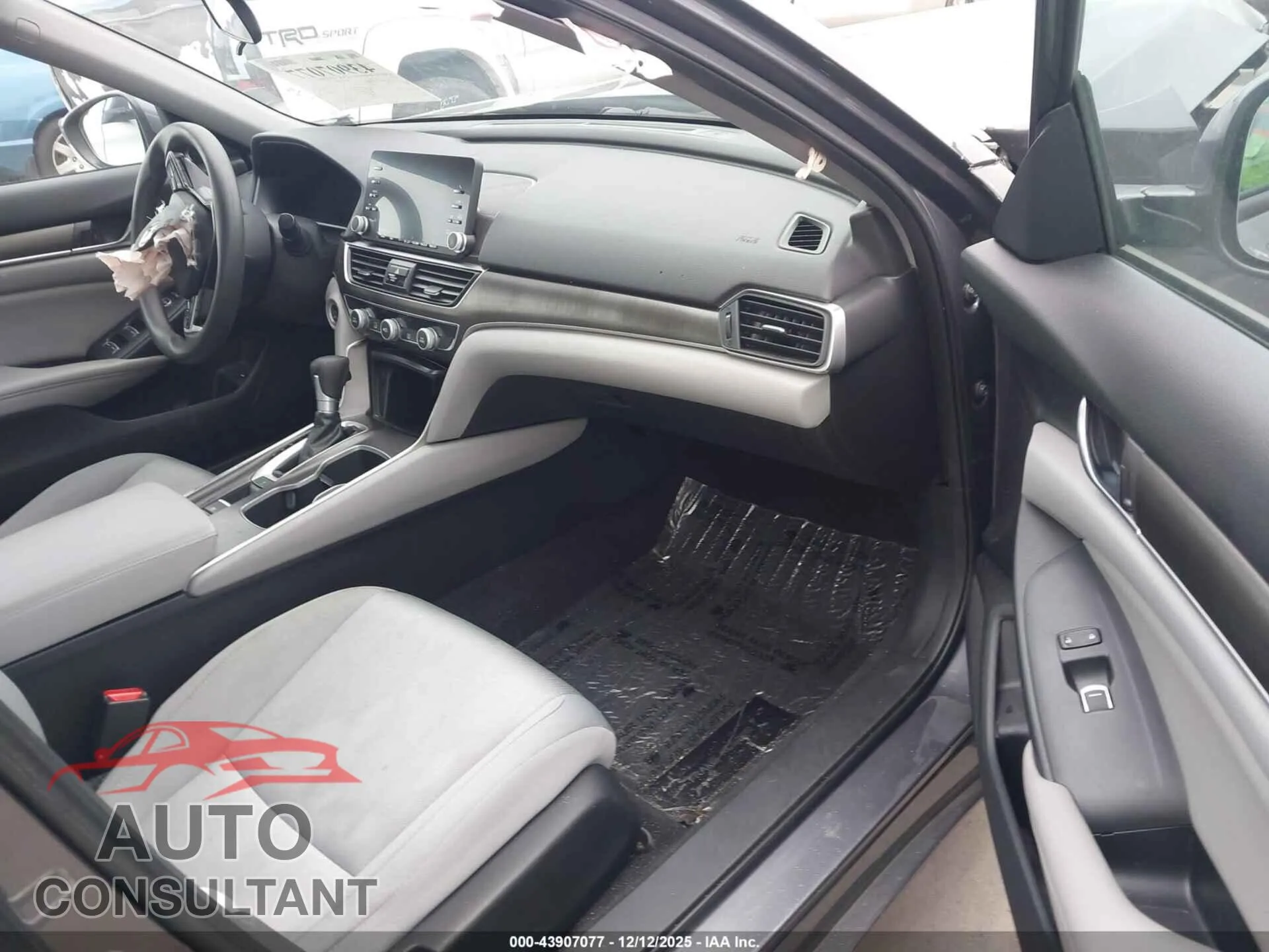 2019 HONDA ACCORD Damaged VIN 1HGCV1F19KA019973 – interior seats