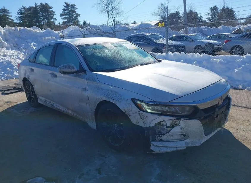 2018 HONDA Accord Used VIN 1HGCV1F1XJA109714 – trunk area