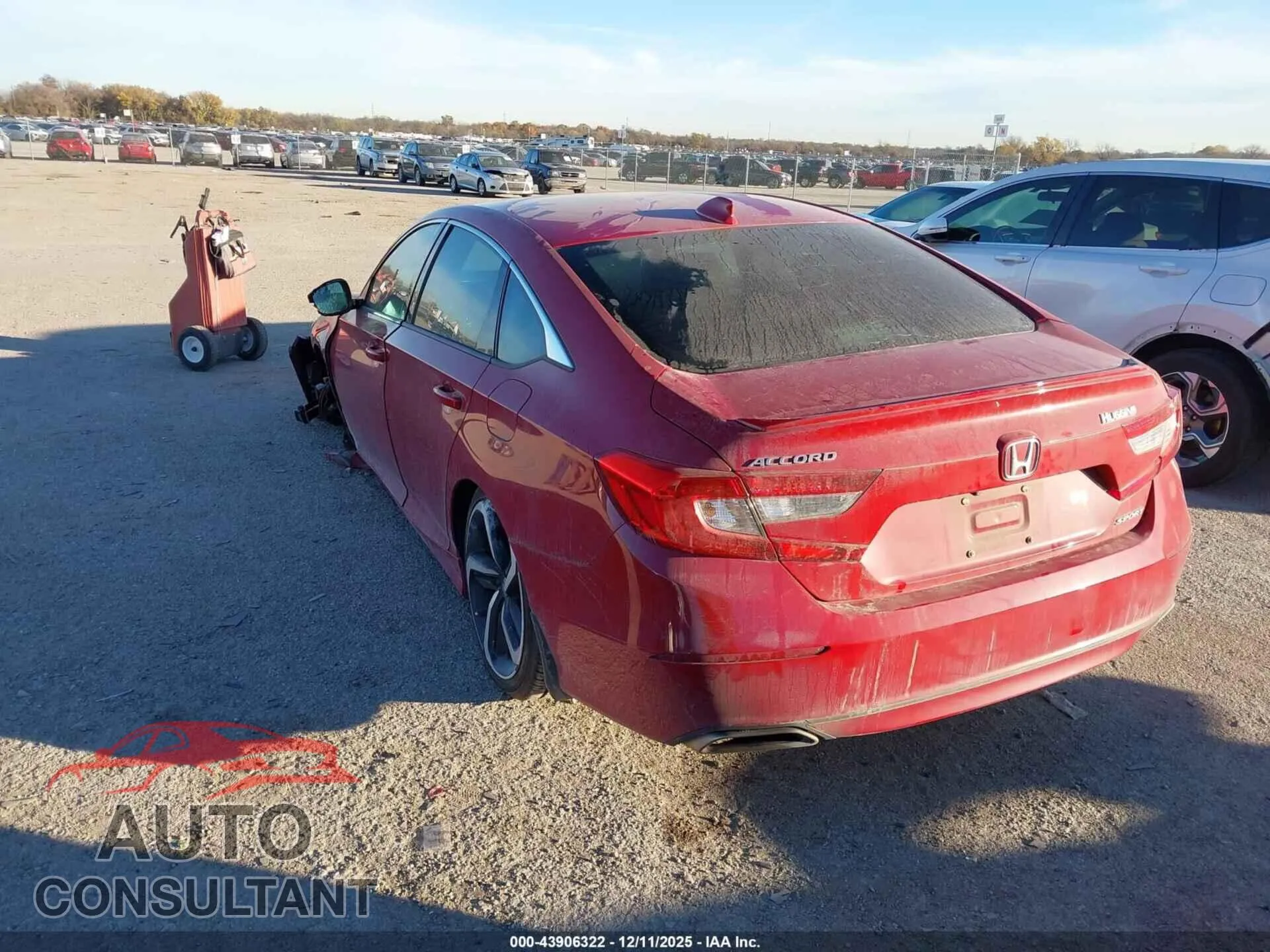 2018 HONDA ACCORD Damaged VIN 1HGCV1F30JA261308 – side profile