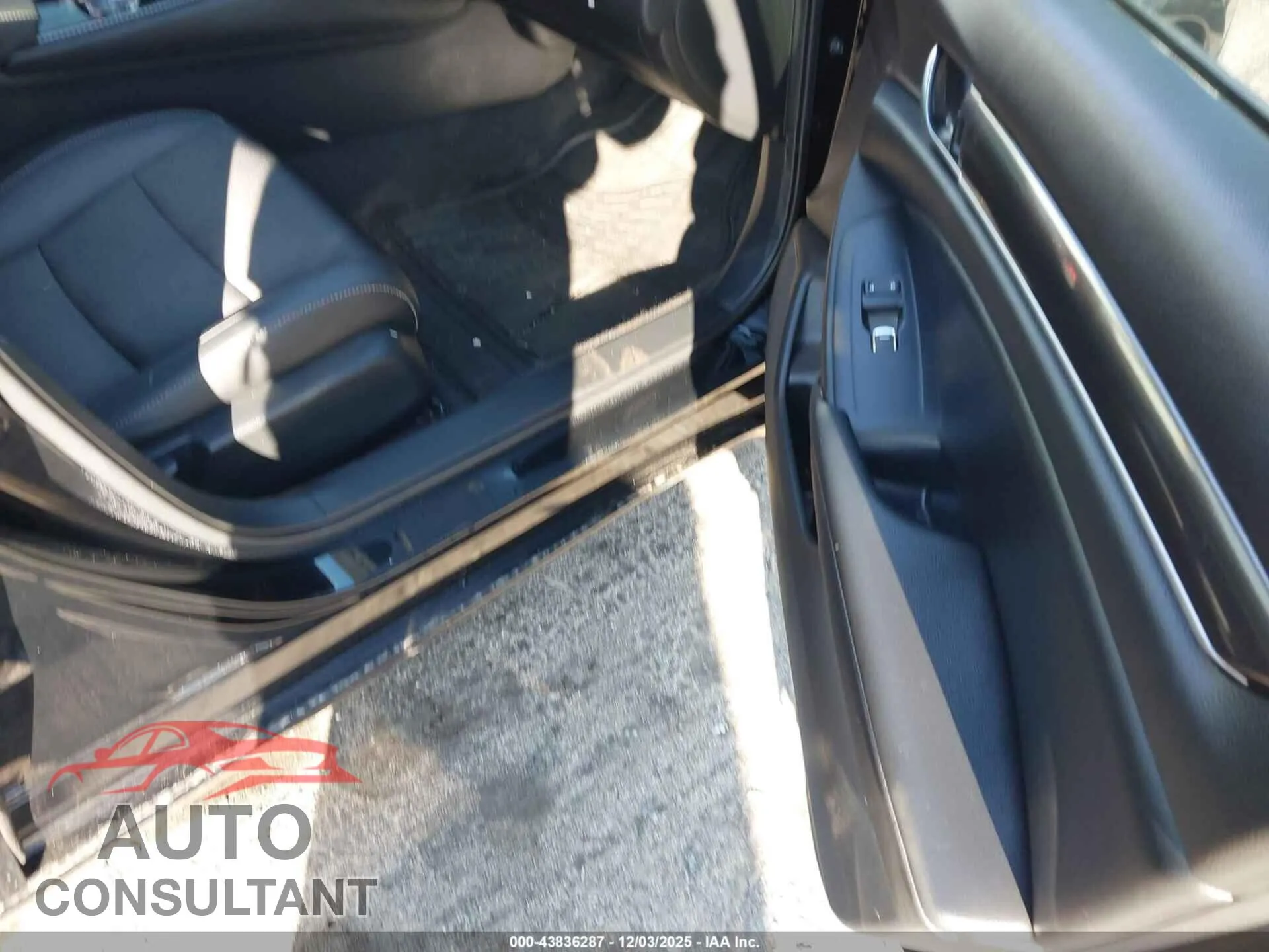 2020 HONDA ACCORD Damaged VIN 1HGCV2F32LA006944 – interior seats 2020 HONDA ACCORD Damaged VIN 1HGCV2F32LA006944 – interior seats
