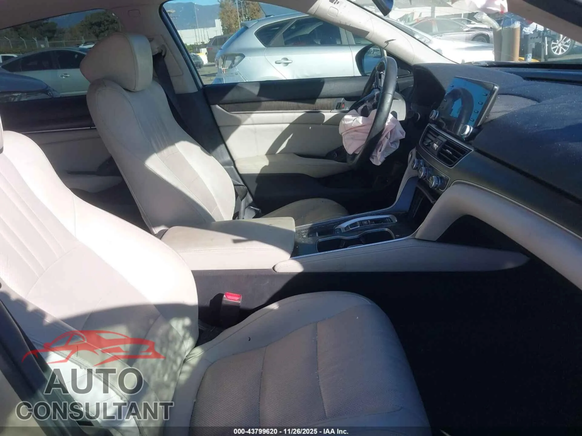 2018 HONDA ACCORD Damaged VIN 1HGCV2F50JA002213 – interior seats