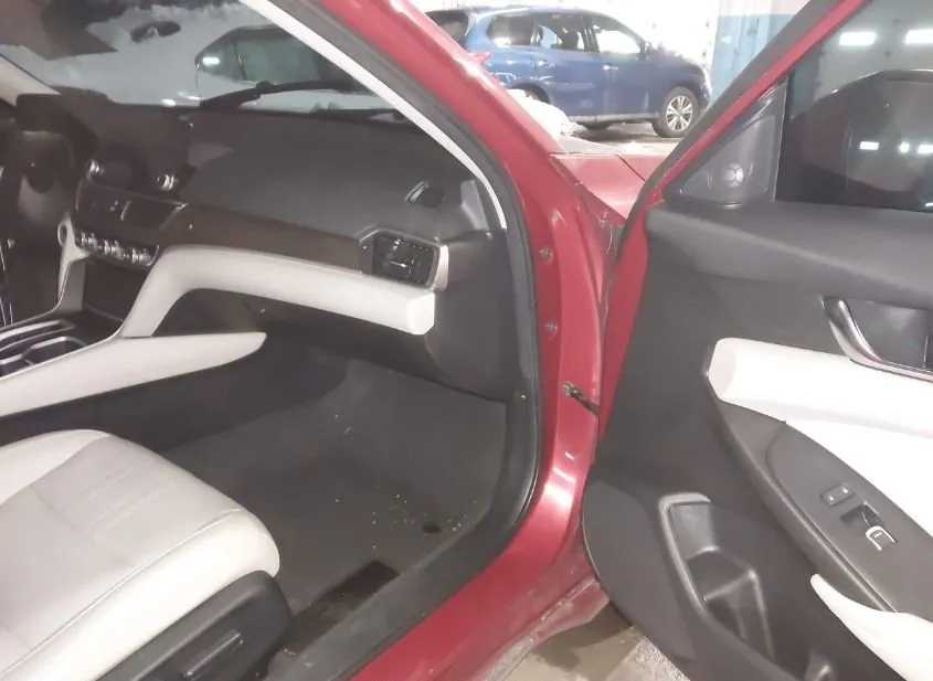 2018 HONDA Accord Used VIN 1HGCV2F91JA020710 – photo 11