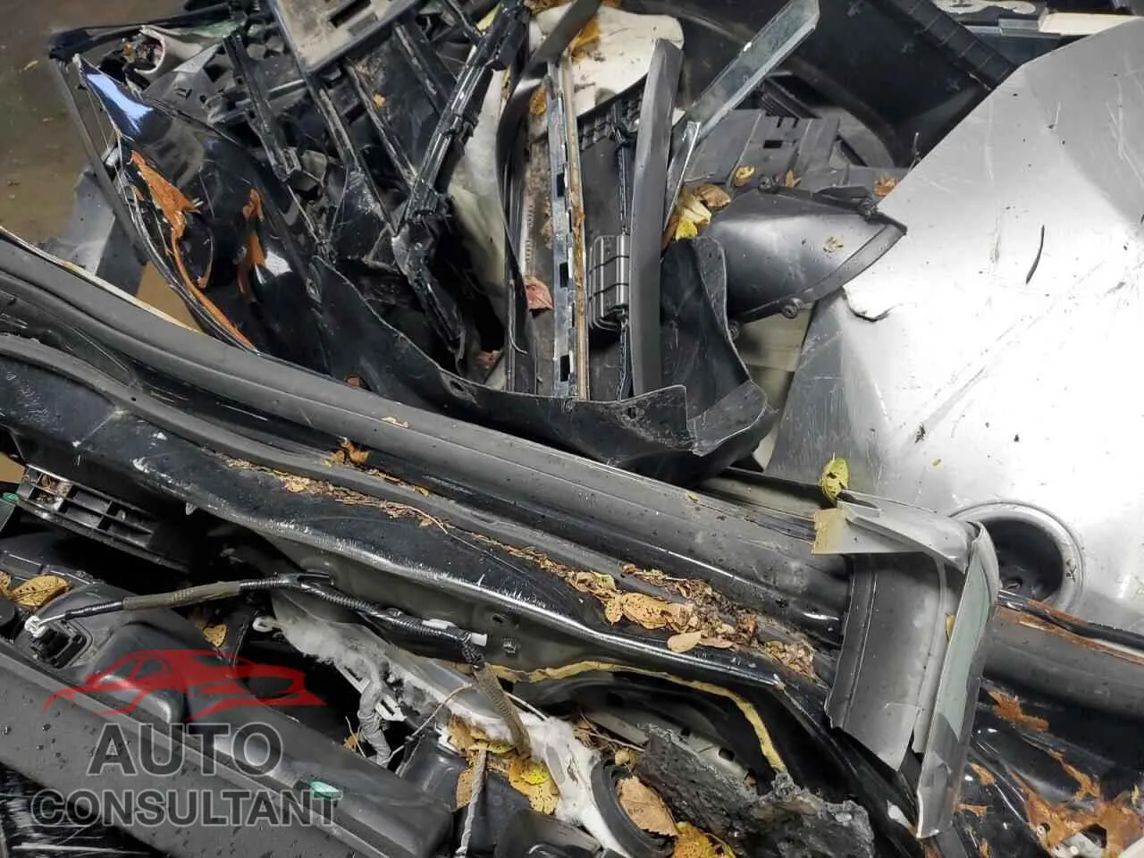 2018 HONDA ACCORD Damaged VIN 1HGCV2F9XJA012041 – undercarriage