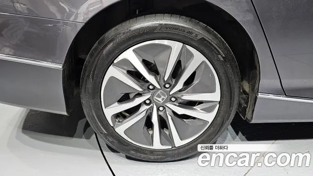 2018 Honda Accord 10th Gen 2.0 Hybrid Touring VIN 1HGCV3690JA511256