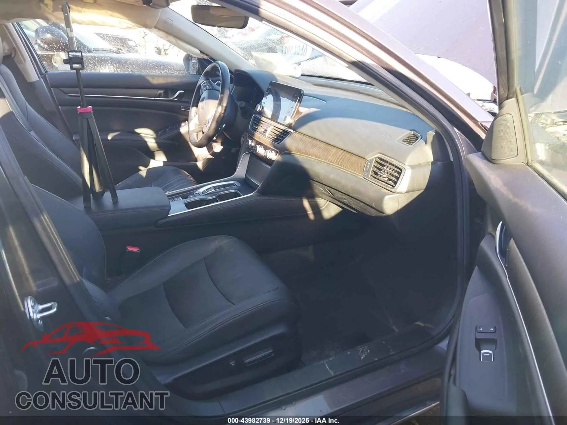 2021 HONDA ACCORD HYBRID Damaged VIN 1HGCV3F52MA011330 – interior seats