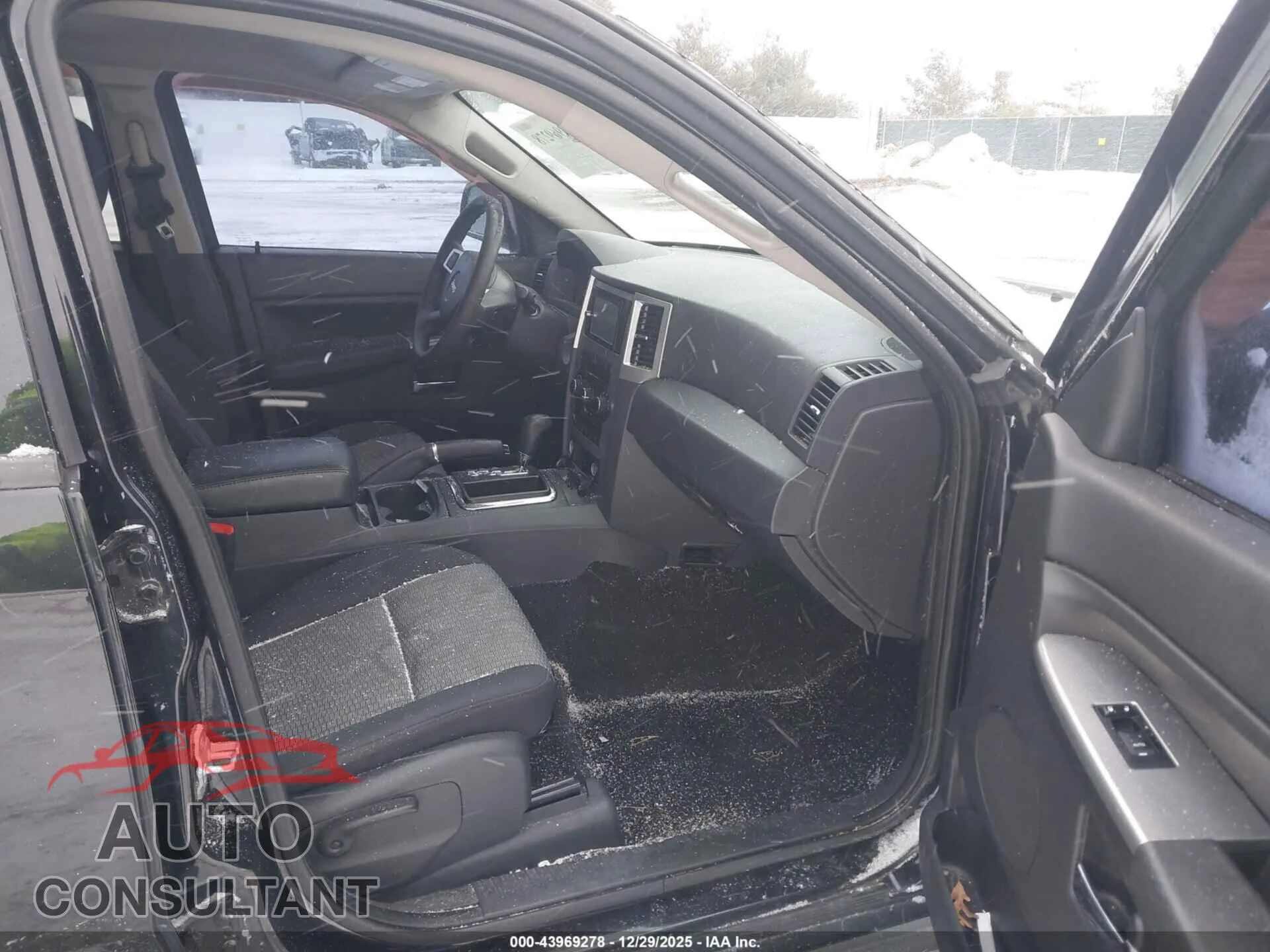 2010 JEEP GRAND CHEROKEE Damaged VIN 1J4PR4GK7AC129432 – interior seats