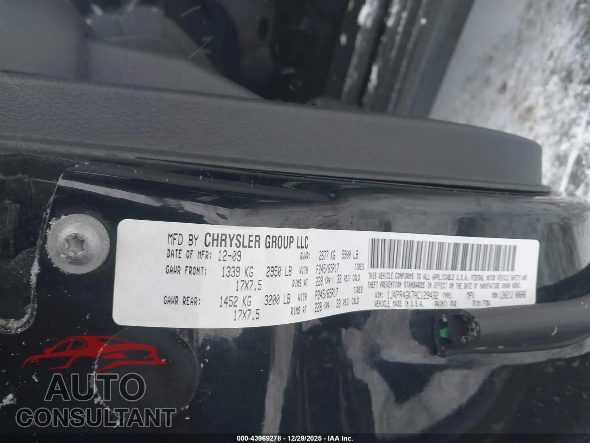 2010 JEEP GRAND CHEROKEE Damaged VIN 1J4PR4GK7AC129432 – trunk area