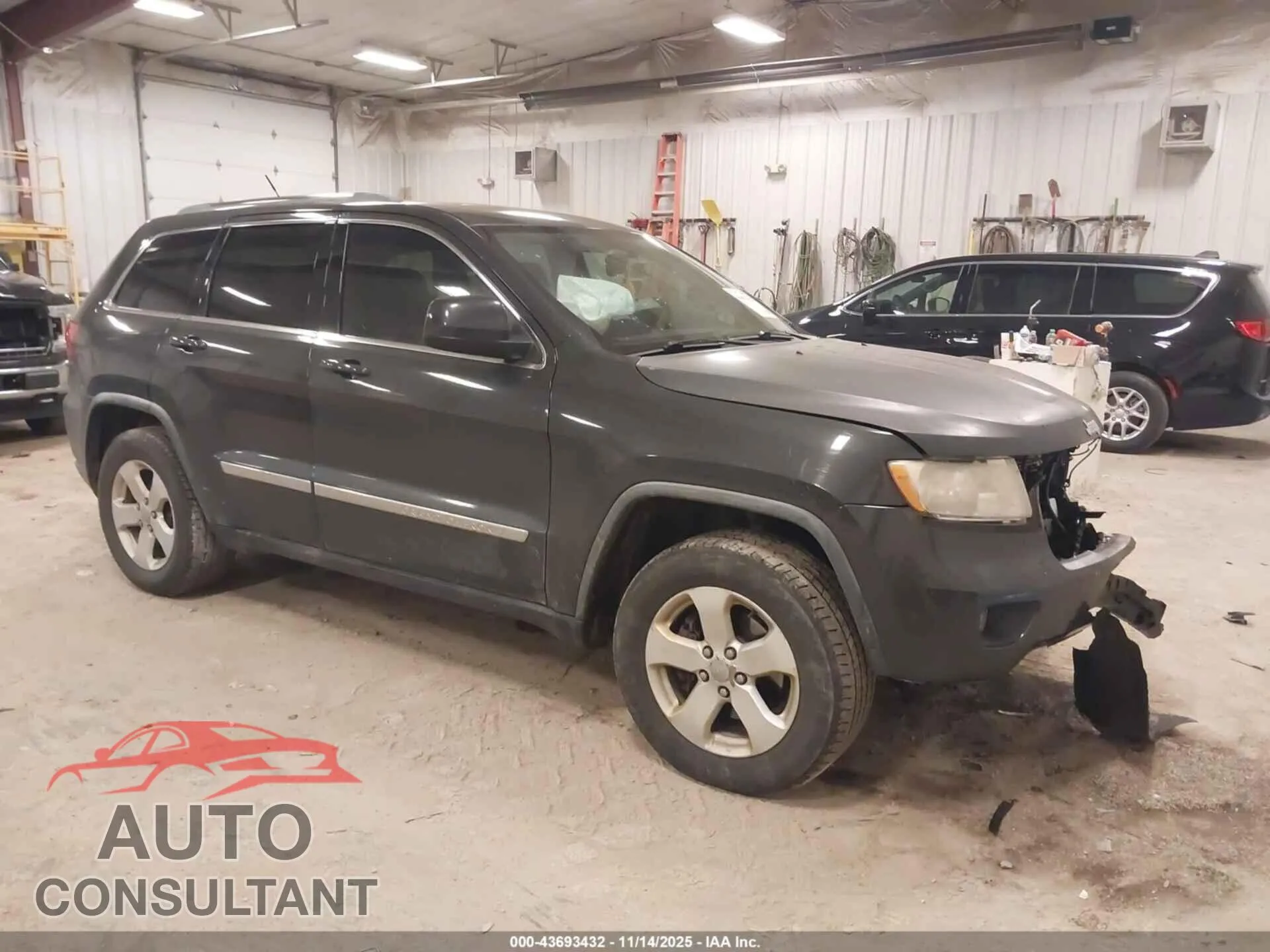 2011 JEEP GRAND CHEROKEE VIN 1J4RR4GG4BC737673