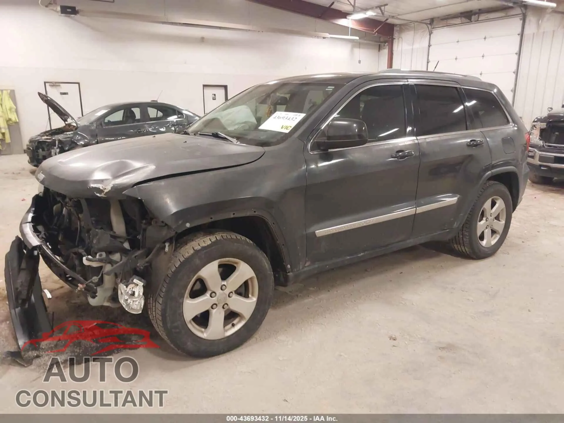 2011 JEEP GRAND CHEROKEE Damaged VIN 1J4RR4GG4BC737673 – rear exterior
