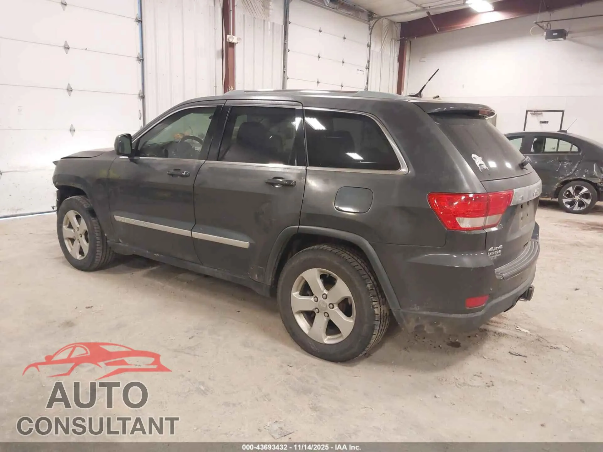2011 JEEP GRAND CHEROKEE Damaged VIN 1J4RR4GG4BC737673 – side profile
