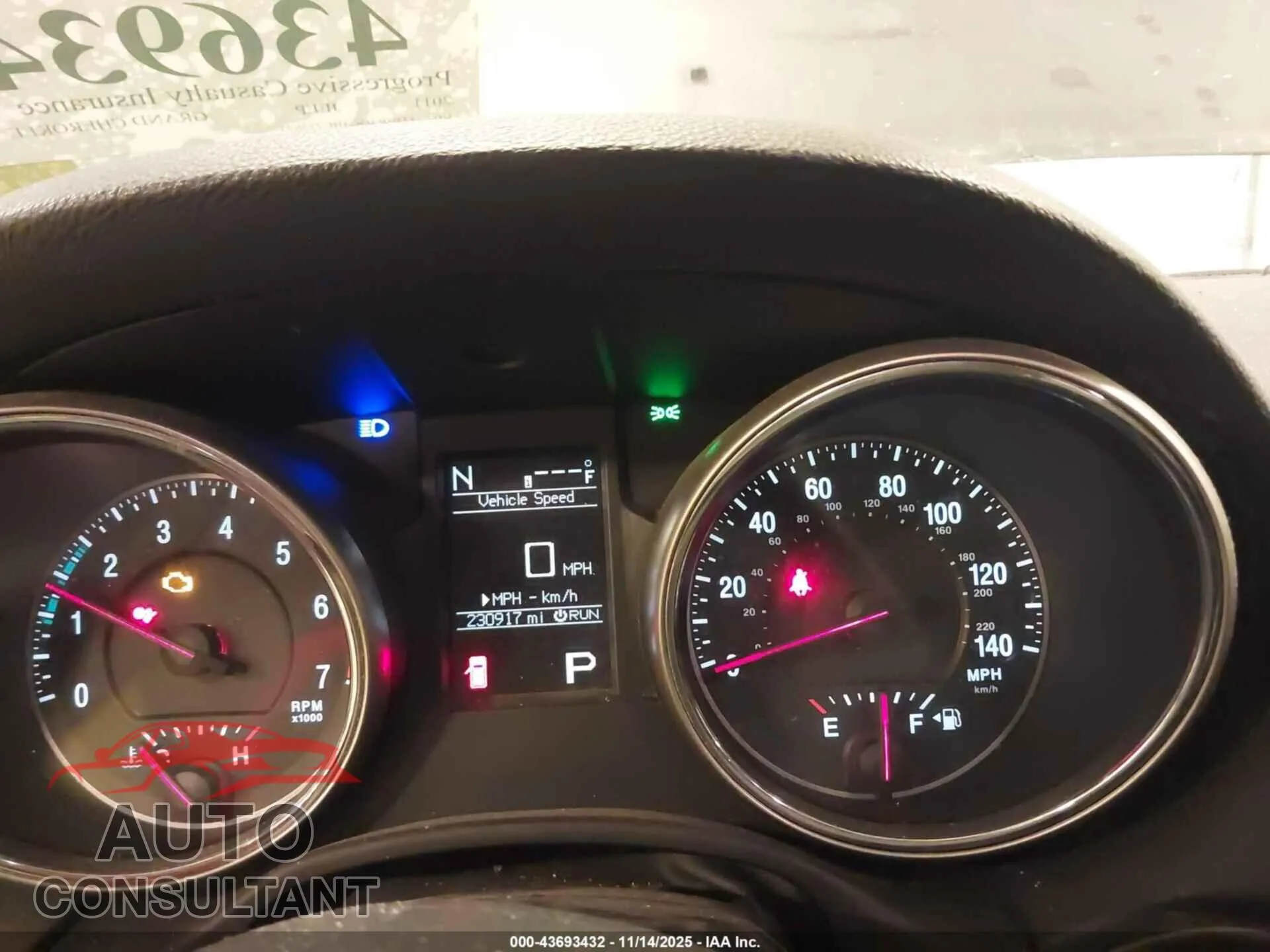 2011 JEEP GRAND CHEROKEE Damaged VIN 1J4RR4GG4BC737673 – exterior detail