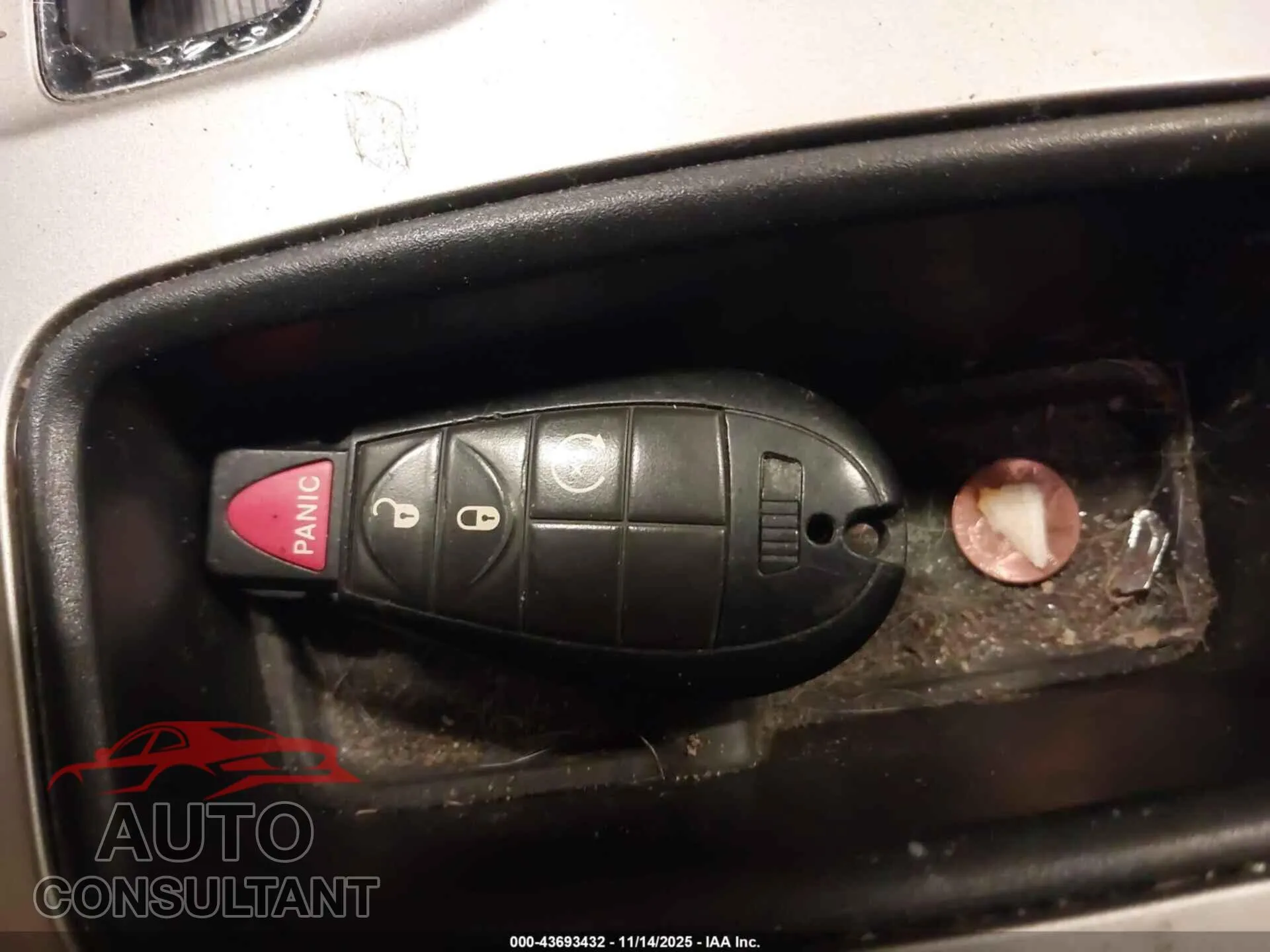 2011 JEEP GRAND CHEROKEE Damaged VIN 1J4RR4GG4BC737673 – photo 11