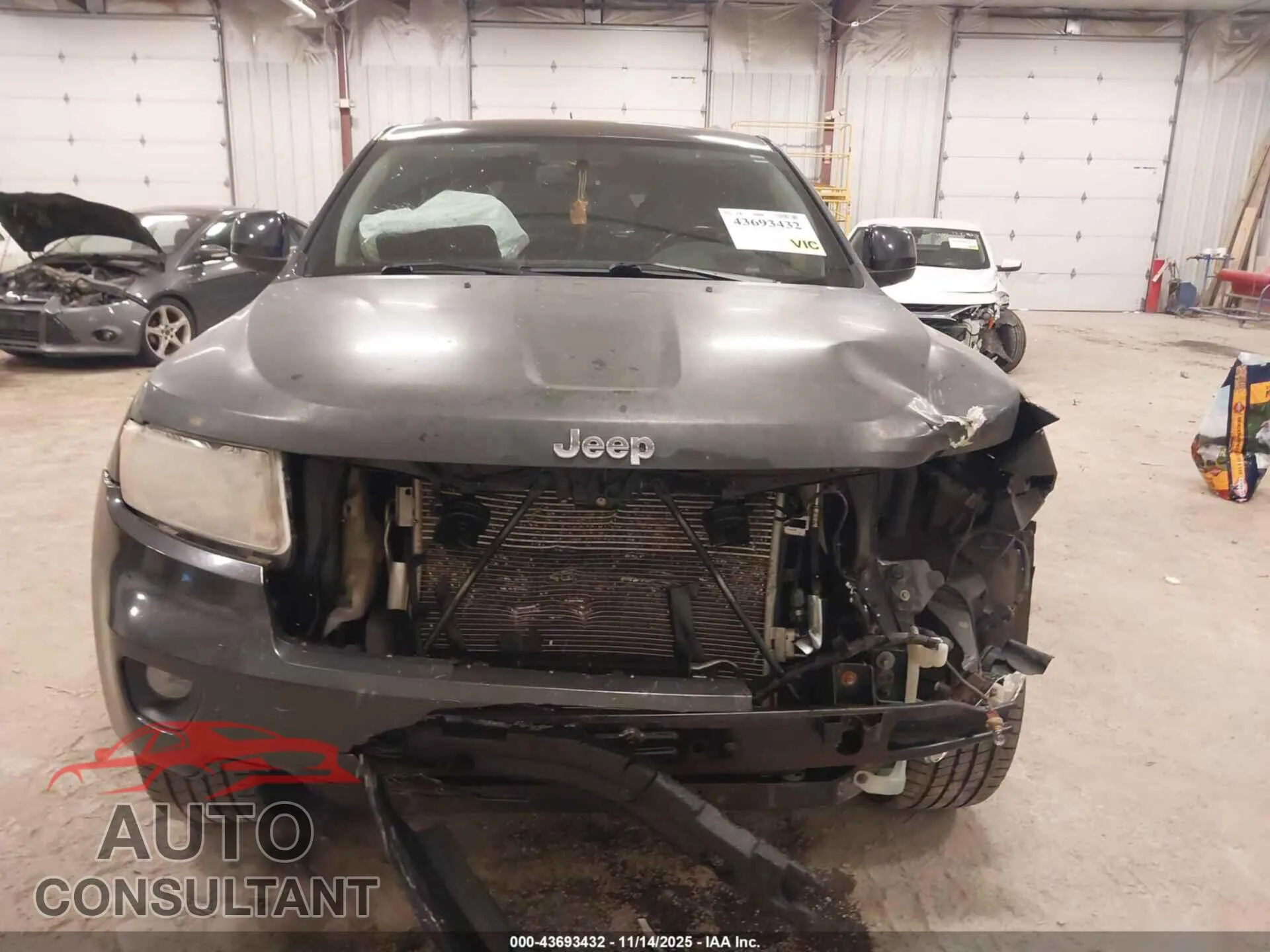 2011 JEEP GRAND CHEROKEE Damaged VIN 1J4RR4GG4BC737673 – photo 12