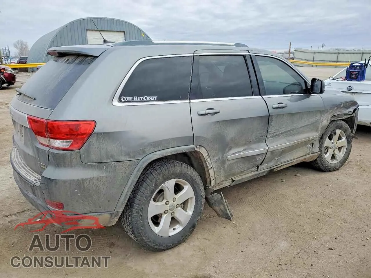 2011 JEEP GRAND CHER Damaged VIN 1J4RR4GG6BC637185 – side profile 2011 JEEP GRAND CHER Damaged VIN 1J4RR4GG6BC637185 – side profile