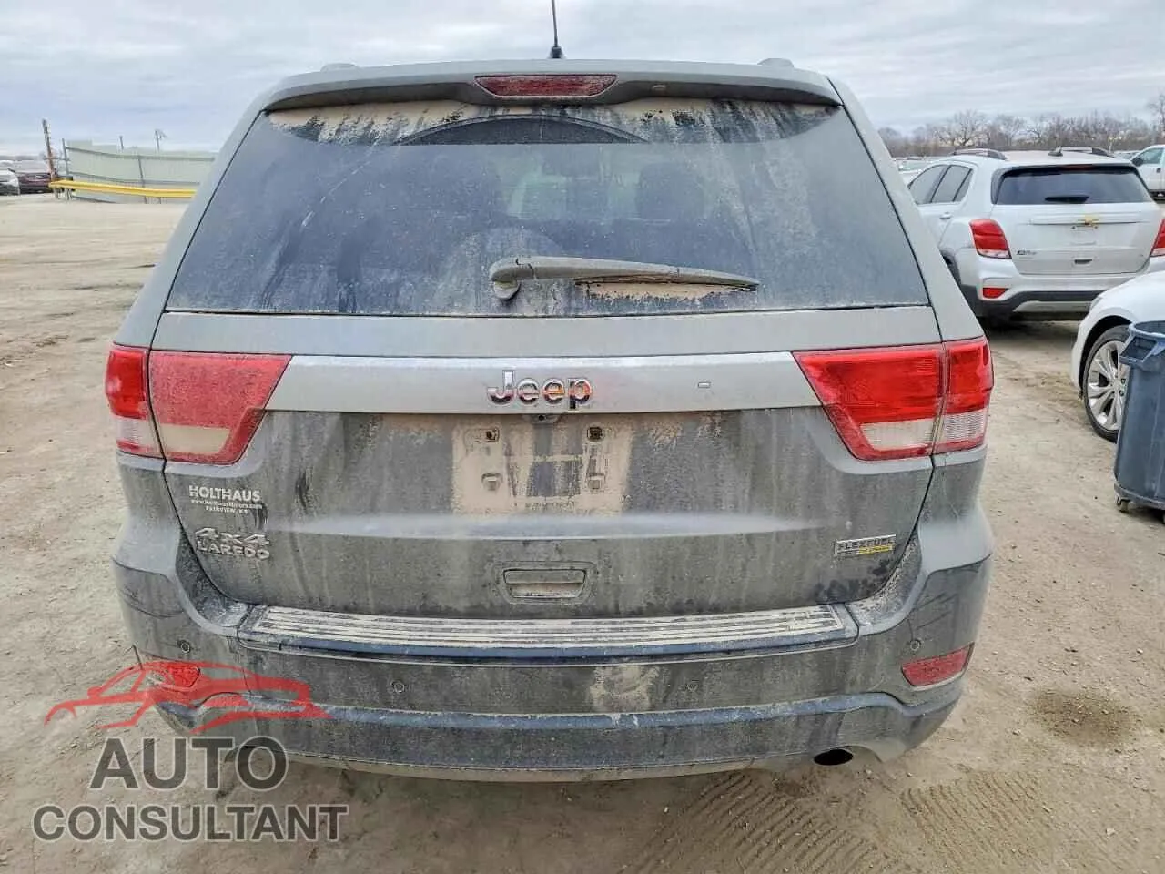 2011 JEEP GRAND CHER Damaged VIN 1J4RR4GG6BC637185 – engine bay 2011 JEEP GRAND CHER Damaged VIN 1J4RR4GG6BC637185 – engine bay