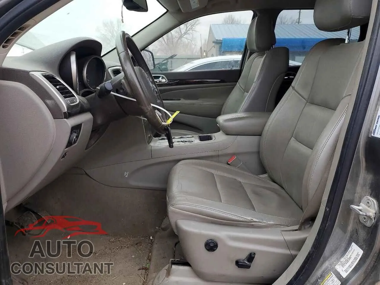 2011 JEEP GRAND CHER Damaged VIN 1J4RR4GG6BC637185 – exterior detail 2011 JEEP GRAND CHER Damaged VIN 1J4RR4GG6BC637185 – exterior detail
