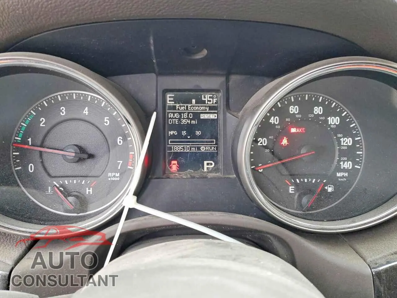2011 JEEP GRAND CHER Damaged VIN 1J4RR4GG6BC637185 – trunk area 2011 JEEP GRAND CHER Damaged VIN 1J4RR4GG6BC637185 – trunk area