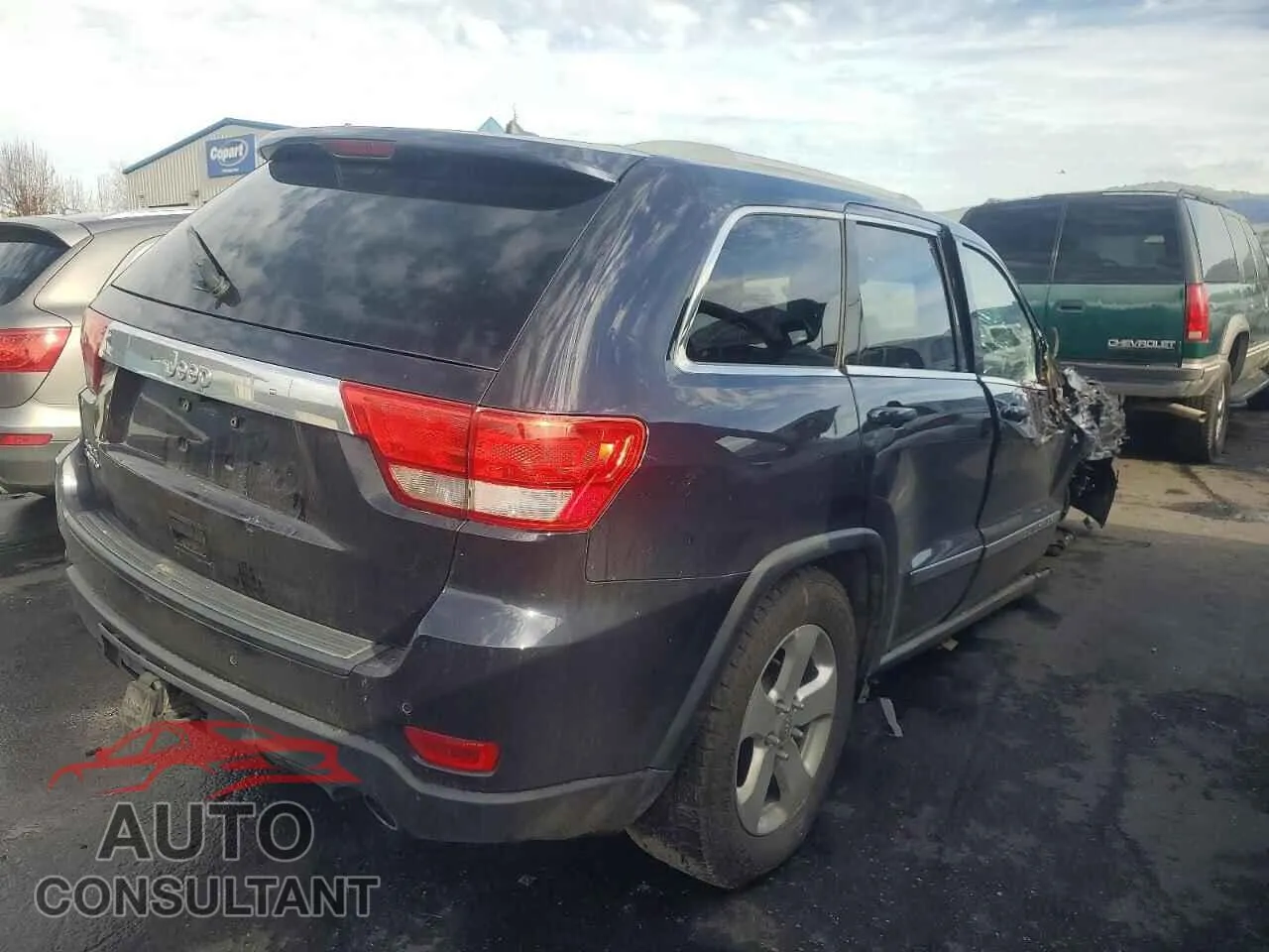 2011 JEEP GRAND CHER Damaged VIN 1J4RR4GT7BC642165 – side profile 2011 JEEP GRAND CHER Damaged VIN 1J4RR4GT7BC642165 – side profile