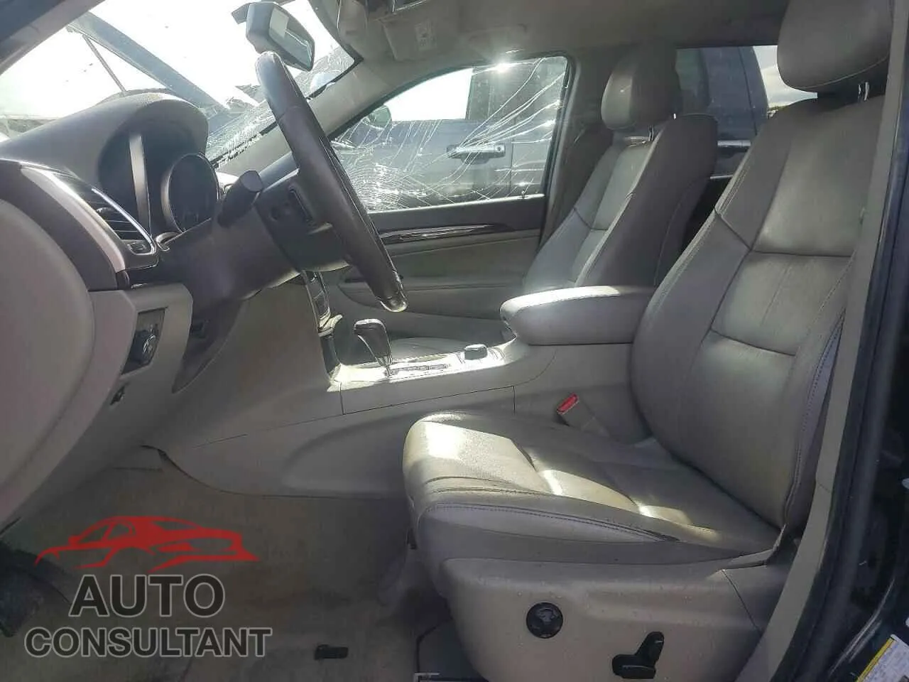 2011 JEEP GRAND CHER Damaged VIN 1J4RR4GT7BC642165 – exterior detail 2011 JEEP GRAND CHER Damaged VIN 1J4RR4GT7BC642165 – exterior detail