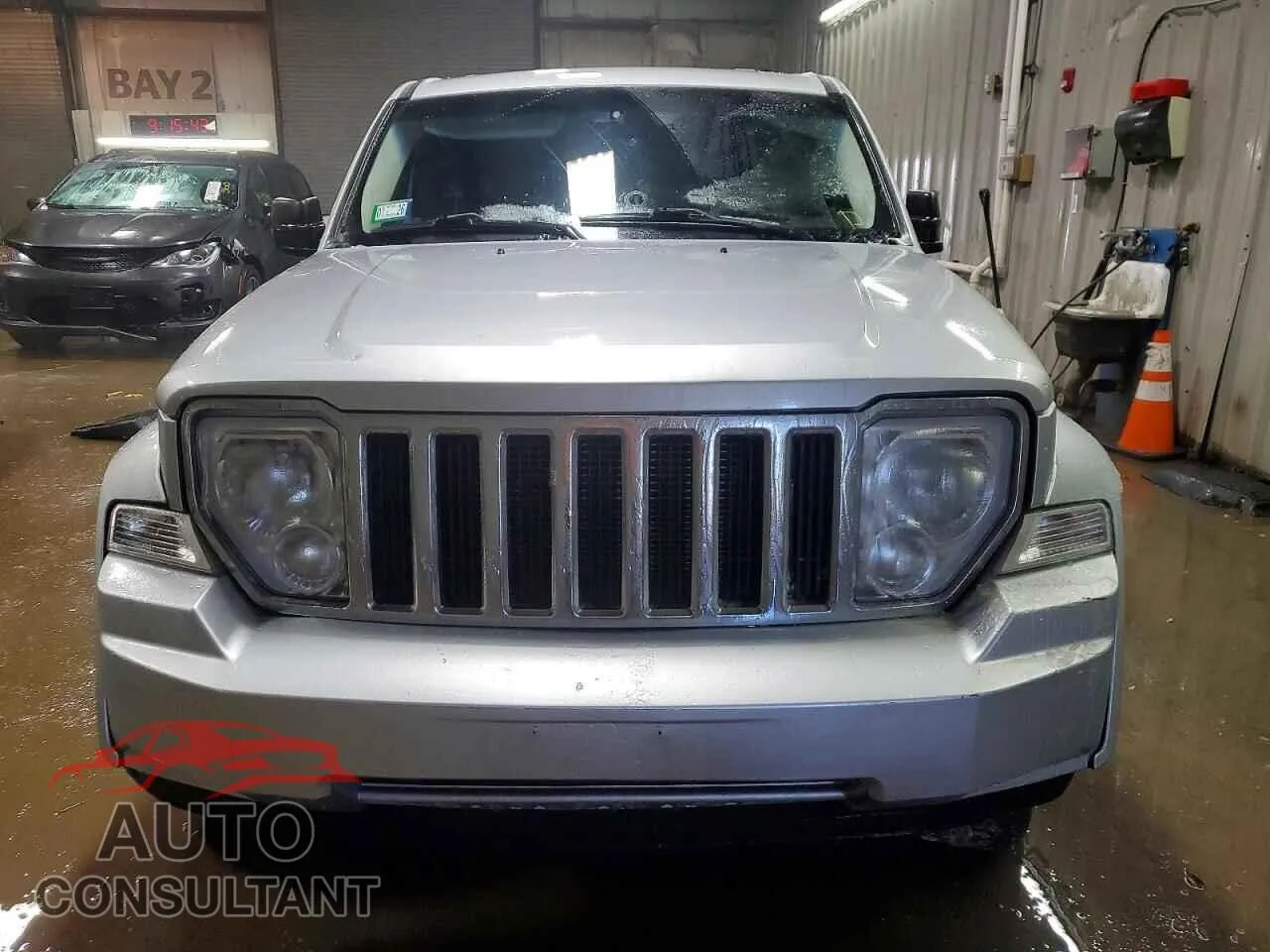 2009 JEEP LIBERTY Damaged VIN 1J8GN28K89W501903 – interior seats