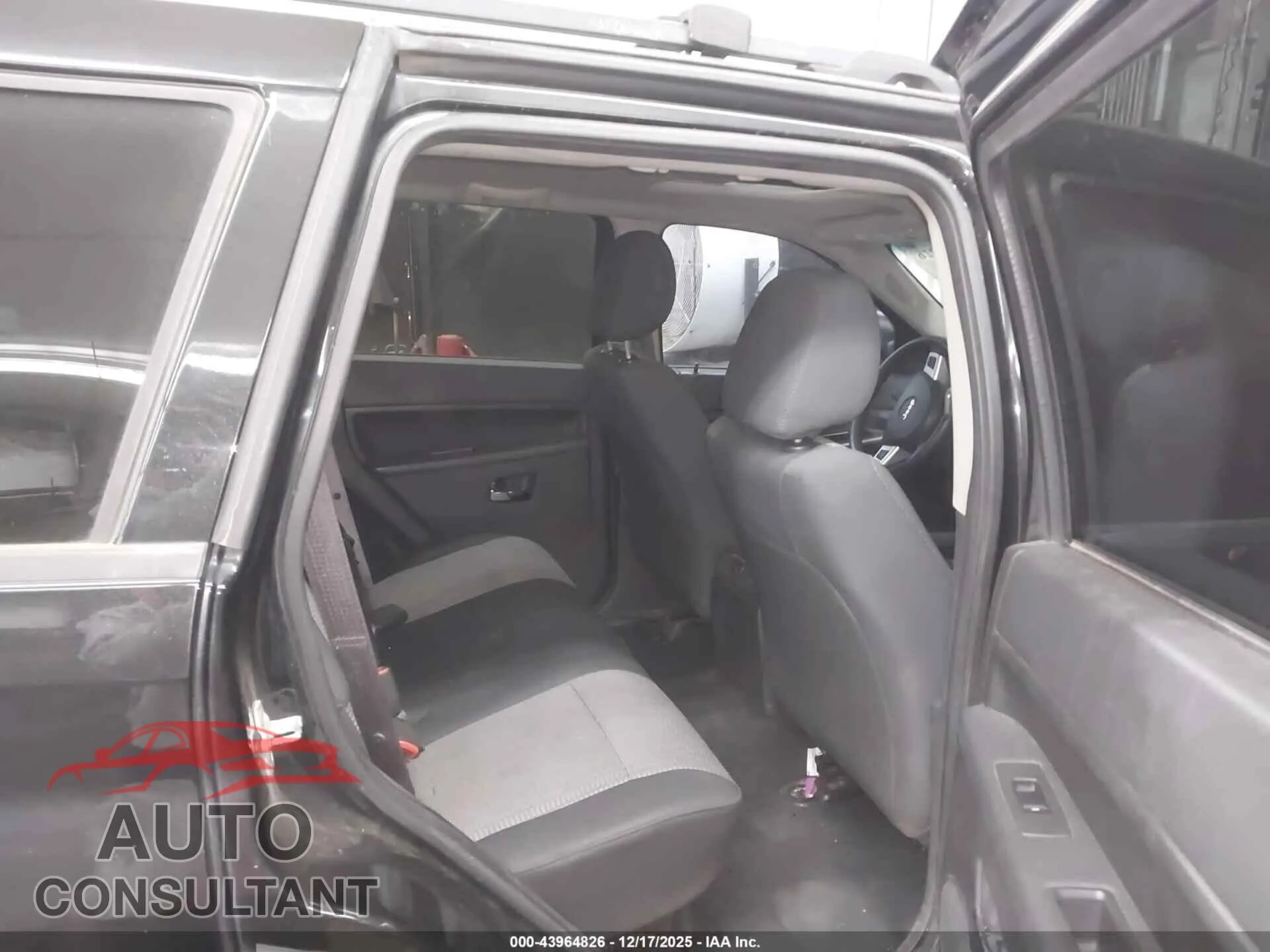 2009 JEEP GRAND CHEROKEE Damaged VIN 1J8GR48K99C504374 – undercarriage