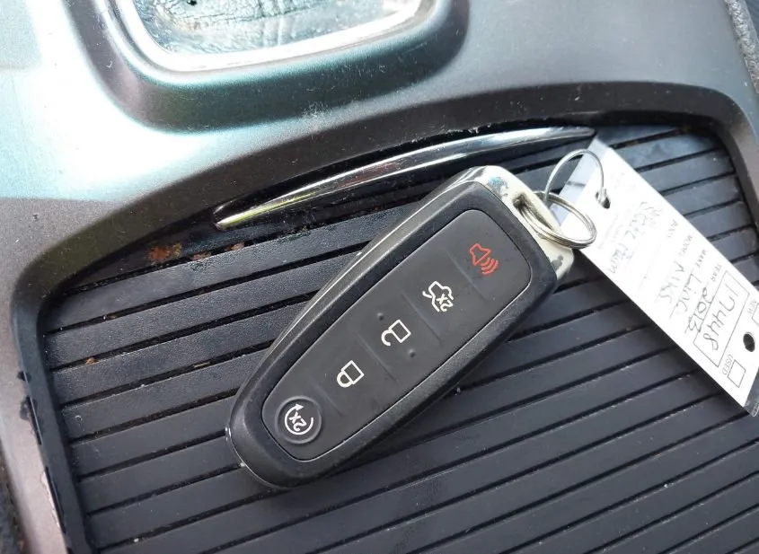 2013 LINCOLN MKS Used VIN 1LNHL9DK7DG605992 – exterior detail