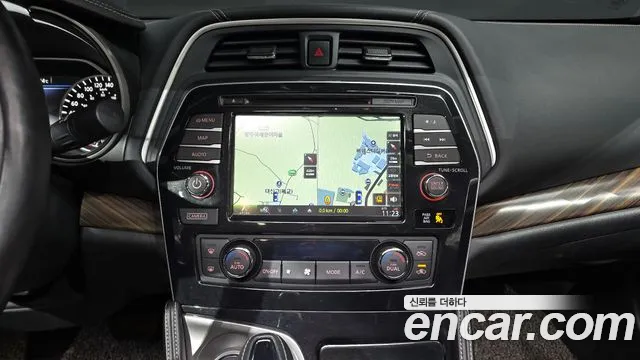 2017 Nissan Maxima (A36) 3.5 Platinum Sold VIN 1N4AA6AP3HC405186 – front exterior