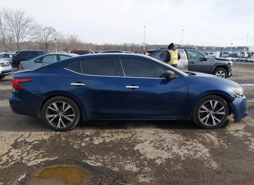 2017 NISSAN Maxima Used VIN 1N4AA6AP8HC385064 – interior seats