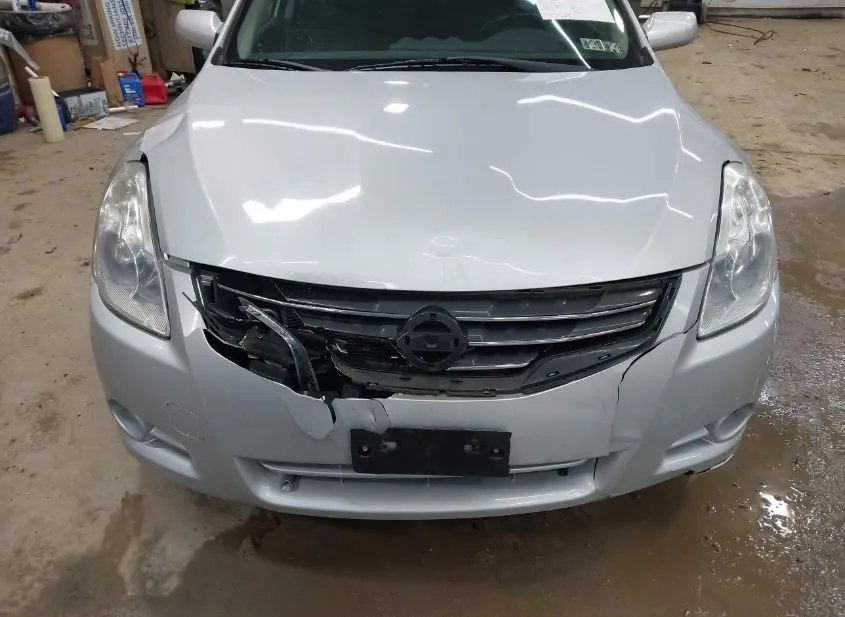 2012 NISSAN Altima Used VIN 1N4AL2AP8CN477825 – trunk area 2012 NISSAN Altima Used VIN 1N4AL2AP8CN477825 – trunk area