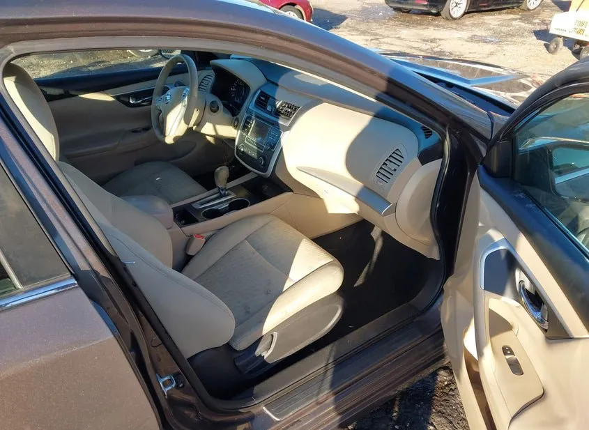 2016 NISSAN Altima Used VIN 1N4AL3AP4GN304475 – exterior detail 2016 NISSAN Altima Used VIN 1N4AL3AP4GN304475 – exterior detail