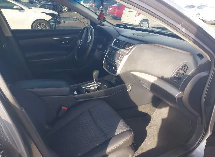 2016 NISSAN Altima Used VIN 1N4AL3AP5GC204218 – trunk area