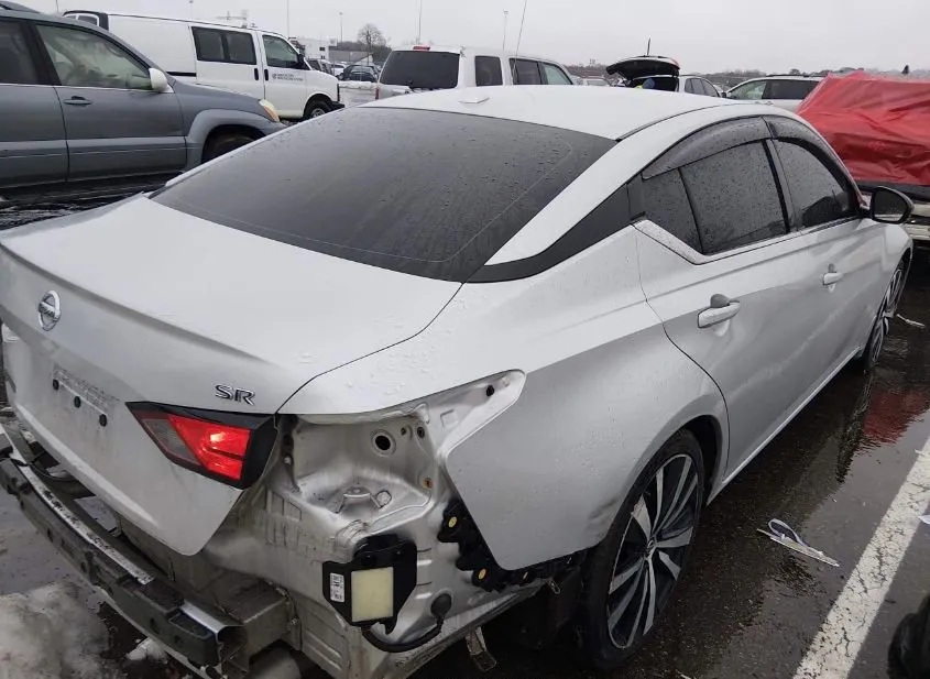 2021 NISSAN Altima Used VIN 1N4BL4CV2MN305514 – engine bay