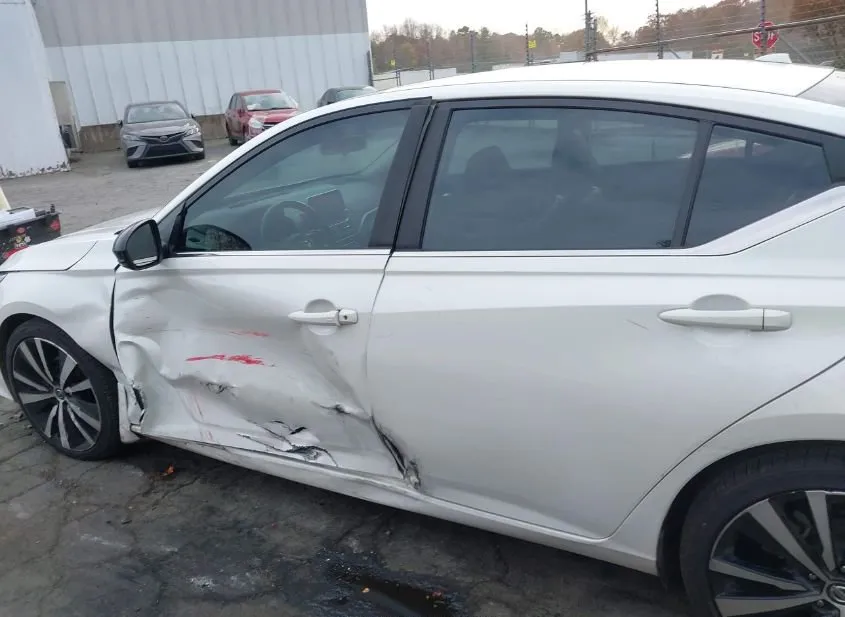 2019 NISSAN Altima Used VIN 1N4BL4CV9KN318399 – trunk area