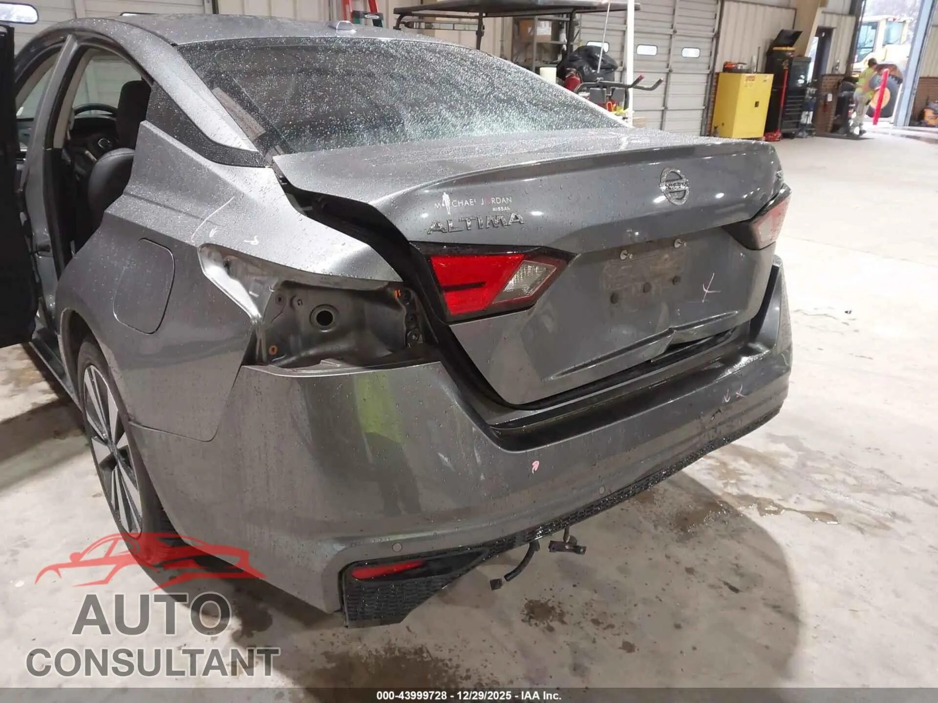 2019 NISSAN ALTIMA Damaged VIN 1N4BL4EV0KC122098 – engine bay