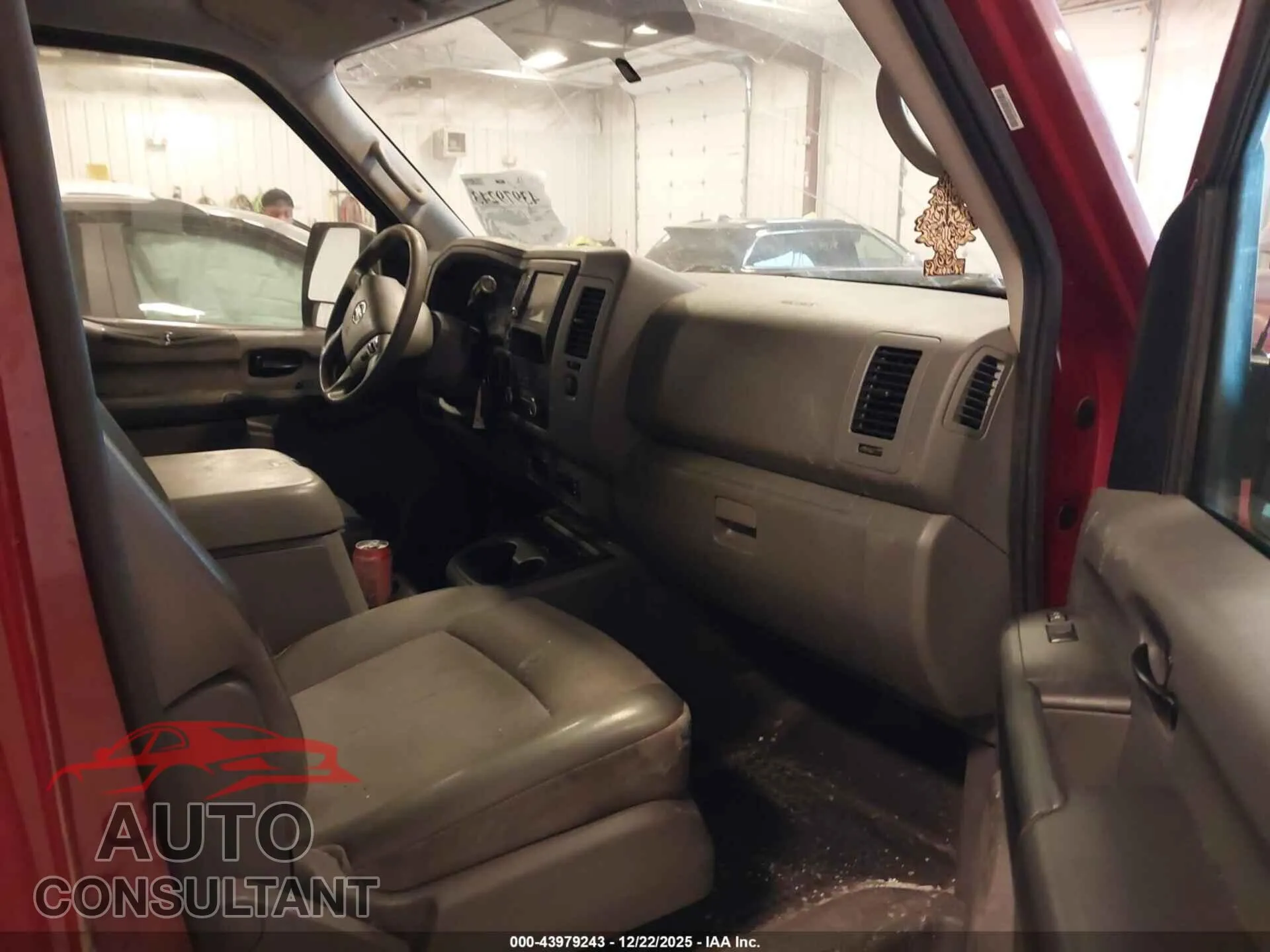 2019 NISSAN NV CARGO NV2500 HD Damaged VIN 1N6BF0KY7KN801571 – interior seats