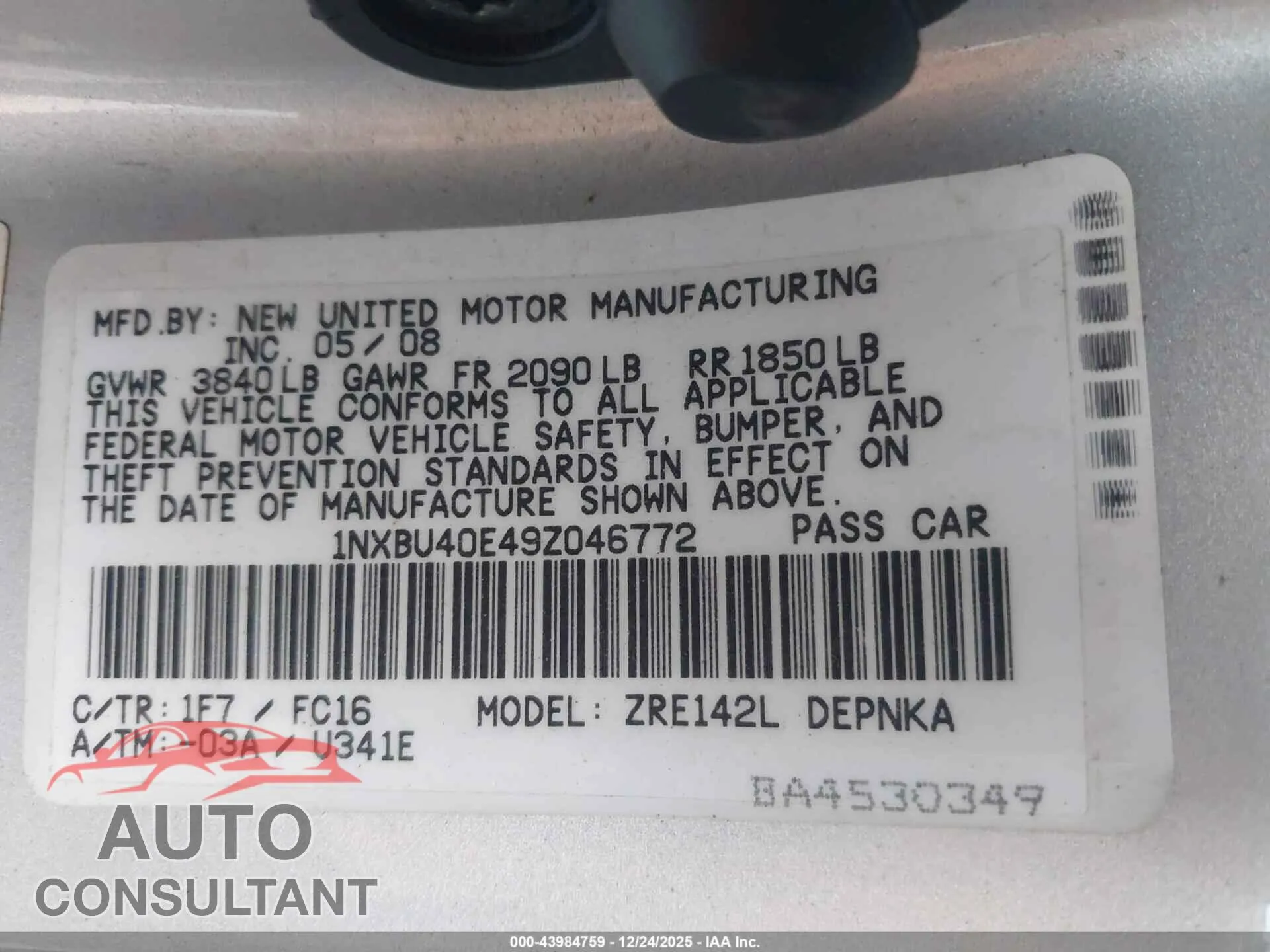 2009 TOYOTA COROLLA Damaged VIN 1NXBU40E49Z046772 – trunk area