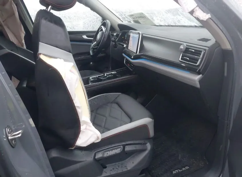 2025 VOLKSWAGEN Atlas Used VIN 1V2CR2CA2SC516265 – rear exterior