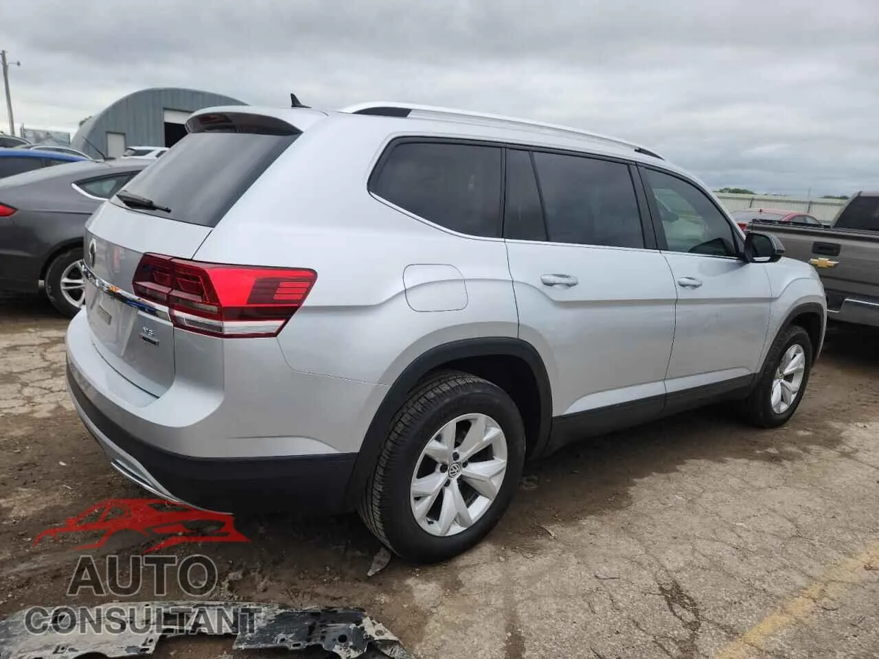 2018 VOLKSWAGEN ATLAS Damaged VIN 1V2KR2CA8JC515938 – side profile