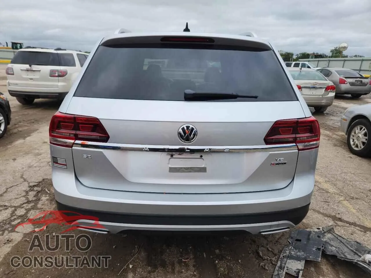 2018 VOLKSWAGEN ATLAS Damaged VIN 1V2KR2CA8JC515938 – engine bay