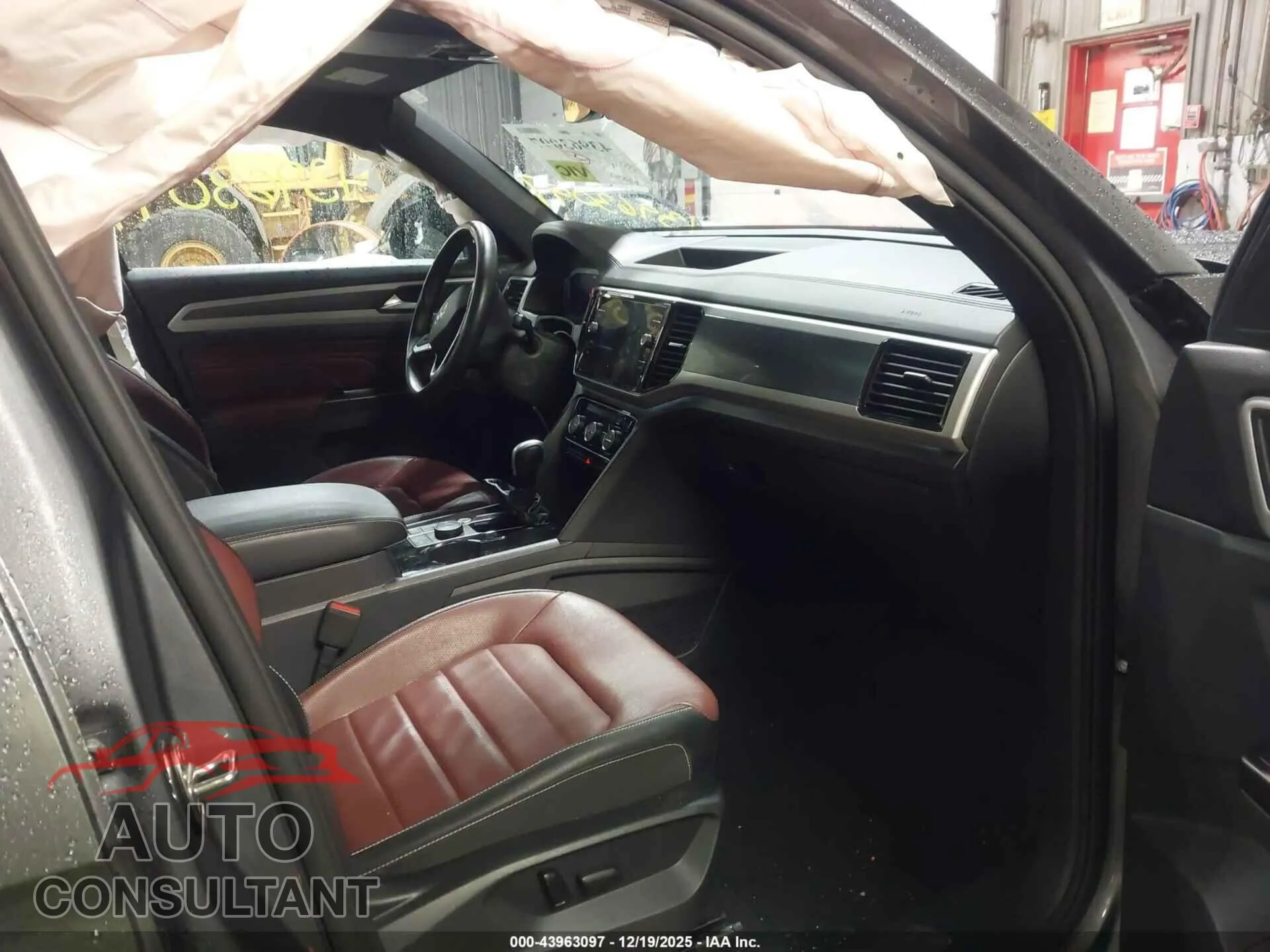 2021 VOLKSWAGEN ATLAS CROSS SPORT Damaged VIN 1V2TE2CA1MC202556 – interior seats