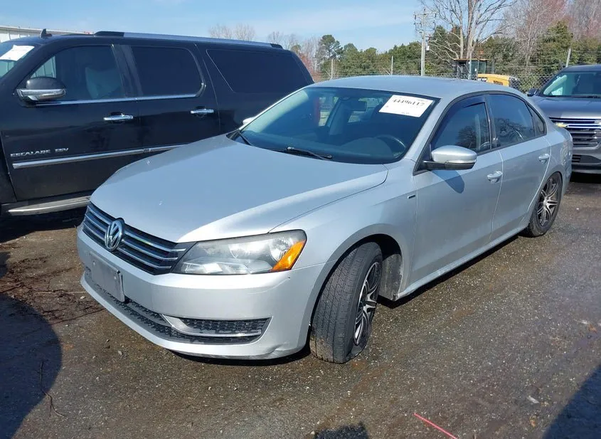2015 VOLKSWAGEN PASSAT Used VIN 1VWAT7A34FC061143 – exterior detail
