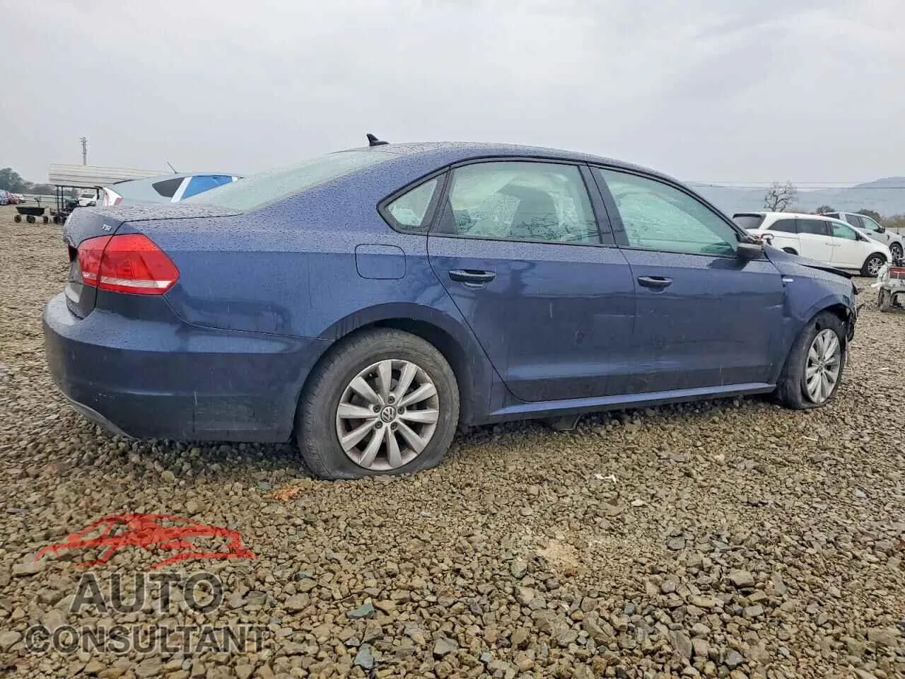 2014 VOLKSWAGEN PASSAT Damaged VIN 1VWAT7A3XEC028128 – side profile