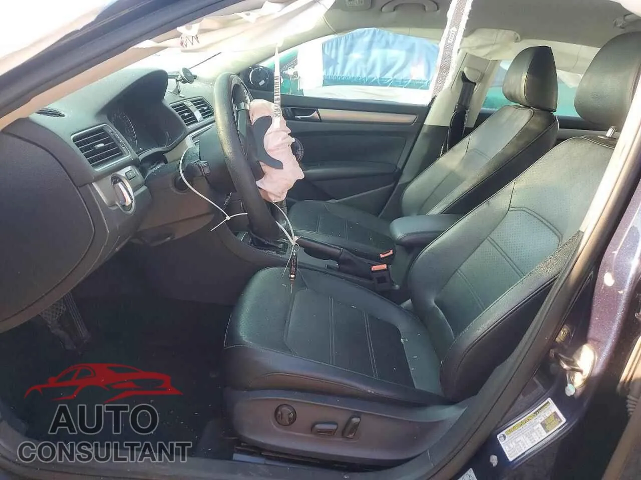 2014 VOLKSWAGEN PASSAT Damaged VIN 1VWAT7A3XEC028128 – exterior detail