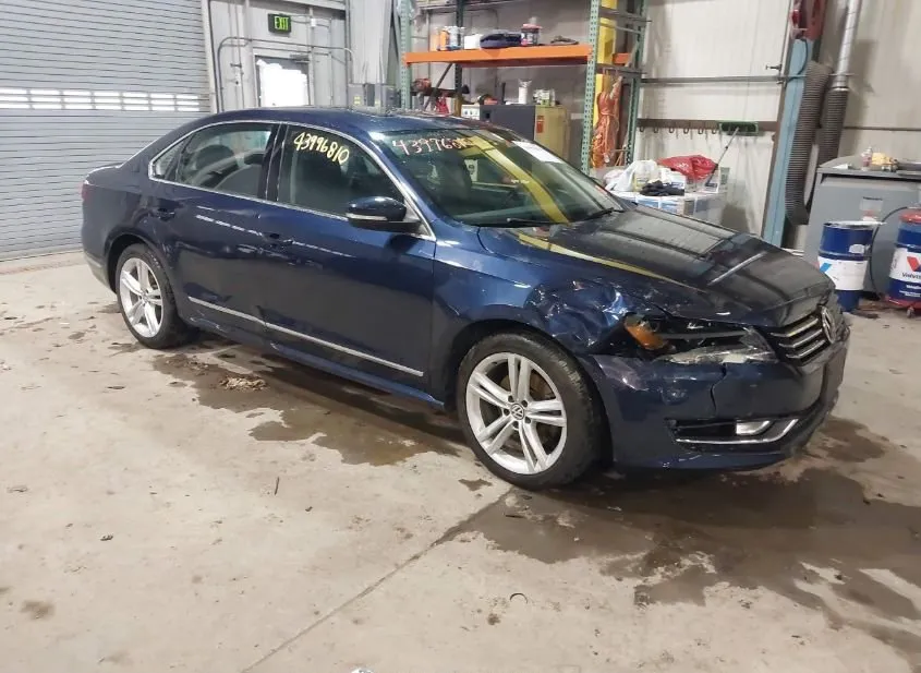 2015 VOLKSWAGEN Passat Used VIN 1VWBS7A32FC044722 – interior seats